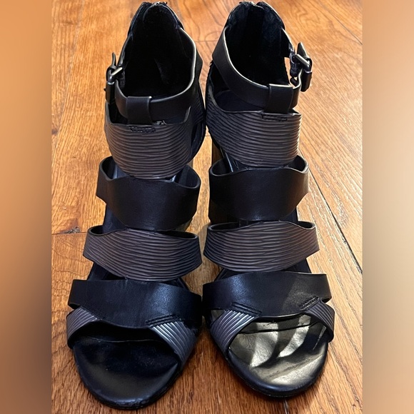 Isola Chunky Grey and Black Heels. Size 8 & 1/2. - Picture 1 of 8